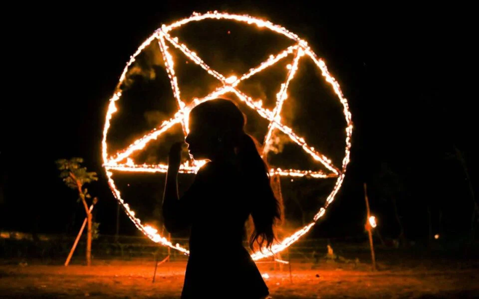 la-noche-del-diablo-origen-960x600
