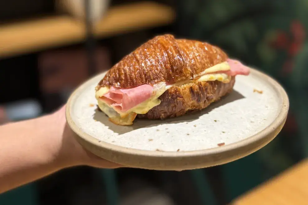 negro_croissant_2.jpeg Croissant