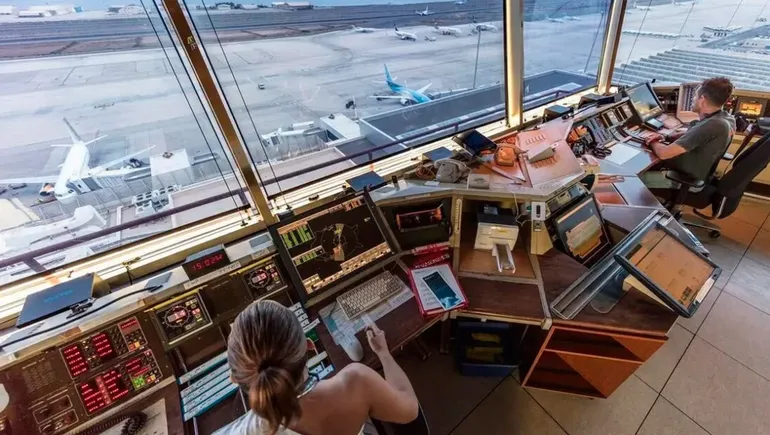 controladores-aereos-aeropuertos-